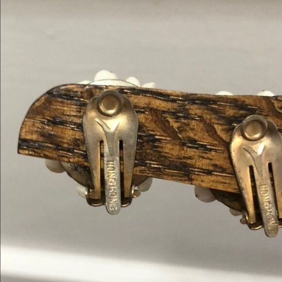 Vintage clip on earrings! - Picture 5 of 5